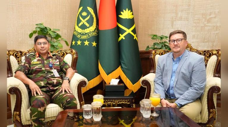 সেনাপ্রধানের সঙ্গে ডিএসসিইউয়ের প্রতিনিধিদলের সাক্ষাৎ