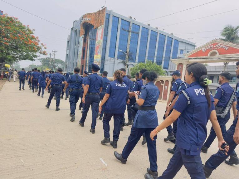 শ্রীমঙ্গলে র‍্যালি ও চেকপোস্টে পুলিশ সপ্তাহ শুরু