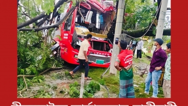 মীরসরাইয়ে কভার ভ্যান ও যাত্রীবাহী বাসের সংঘর্ষ, আহত প্রায় ৬০