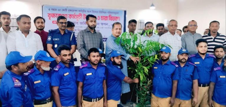 আগৈলঝাড়ায় বৃক্ষরোপন কর্মসূচি: রোপণ করা গাছের নিয়মিত পরিচর্যা ও সংরক্ষণ নিশ্চিত করতে হবে -জহির উদ্দিন স্বপন এমপি